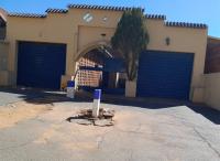Front View of property in Bezuidenhout Valley