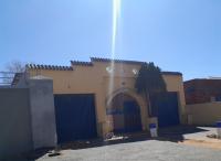Front View of property in Bezuidenhout Valley