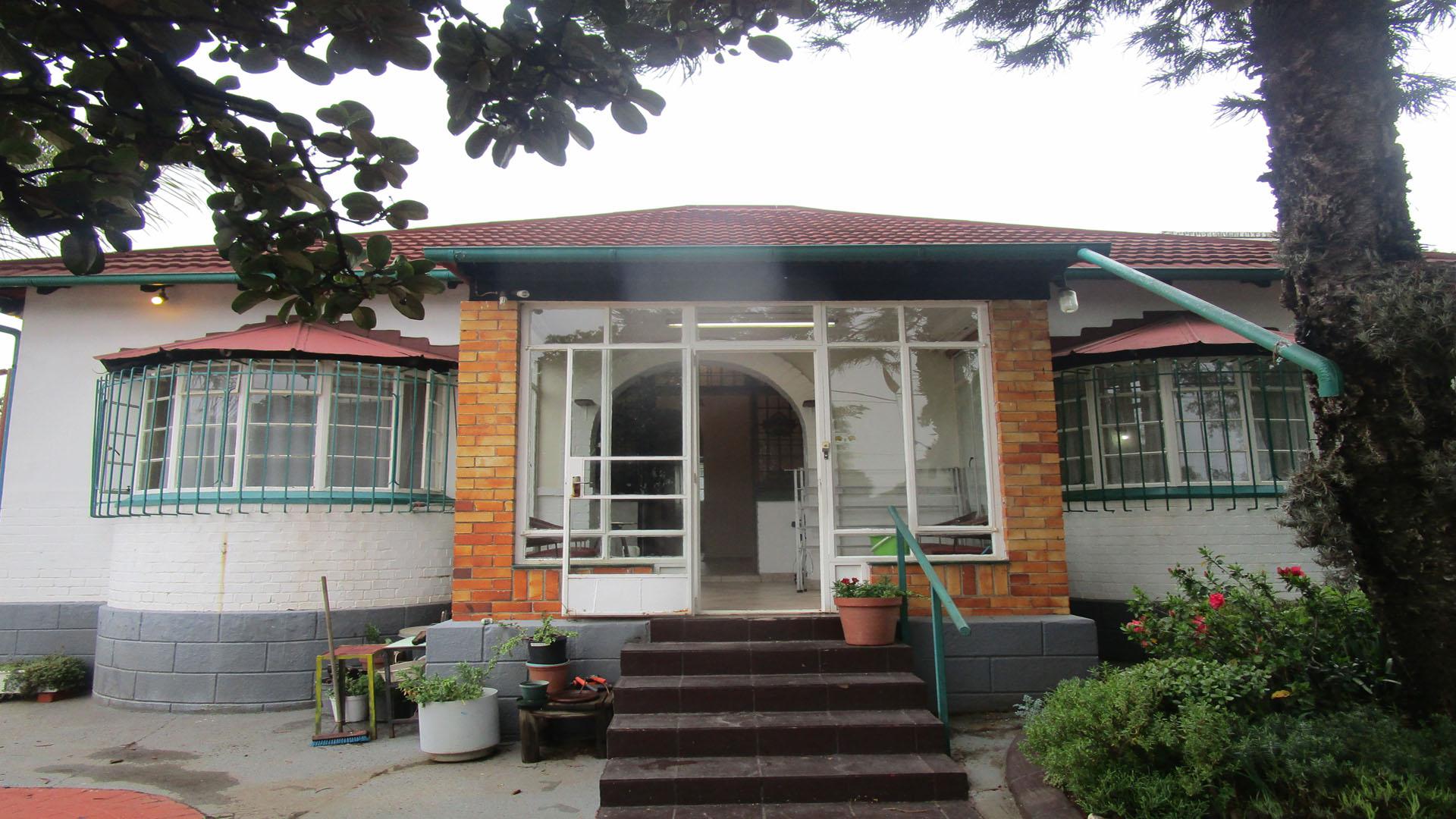 Front View of property in Melville