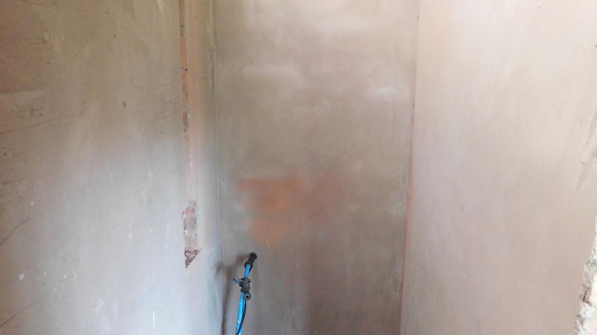 Bathroom 1 - 4 square meters of property in La Lucia