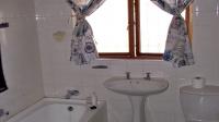 Main Bathroom - 6 square meters of property in Vaalmarina