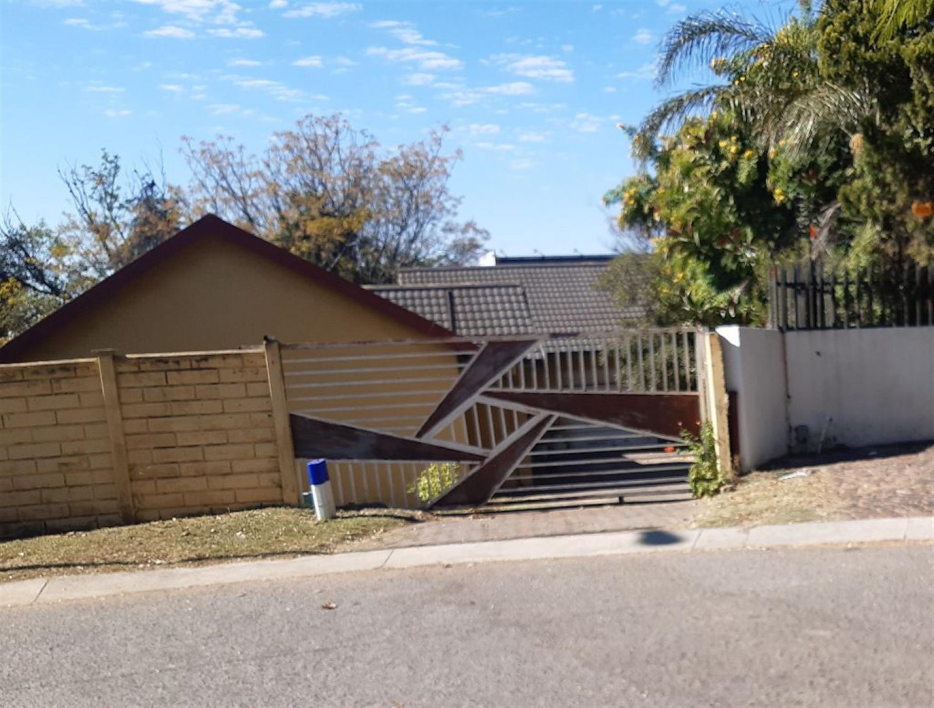 Front View of property in Wendywood