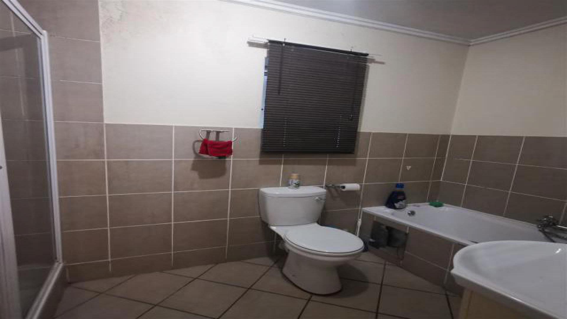 Bathroom 1 of property in Vanderbijlpark