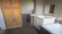 Kitchen - 34 square meters of property in Selection park