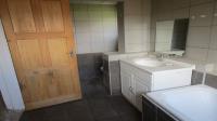 Bathroom 1 - 5 square meters of property in Selection park