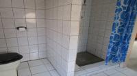 Main Bathroom - 10 square meters of property in Selection park