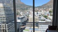 Main Bedroom - 18 square meters of property in Cape Town Centre