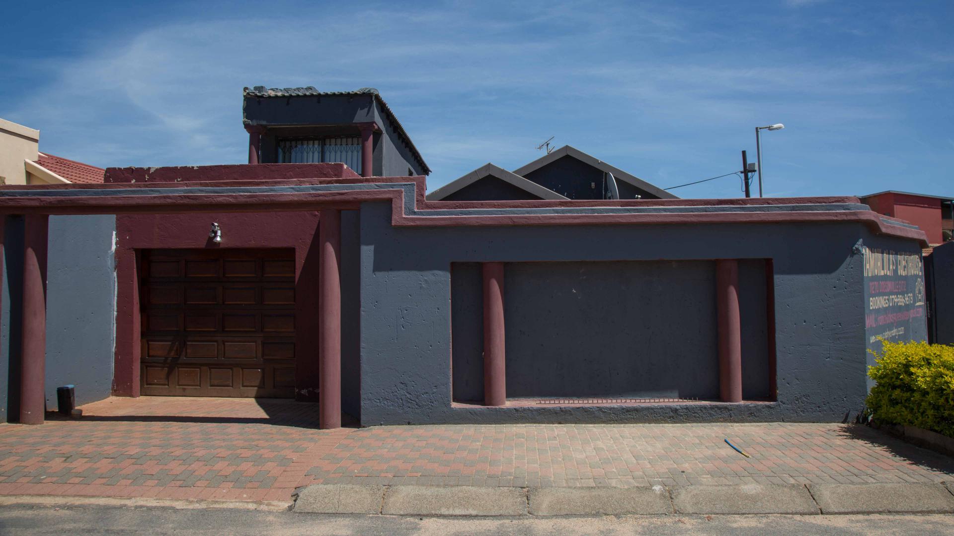 Front View of property in Dobsonville