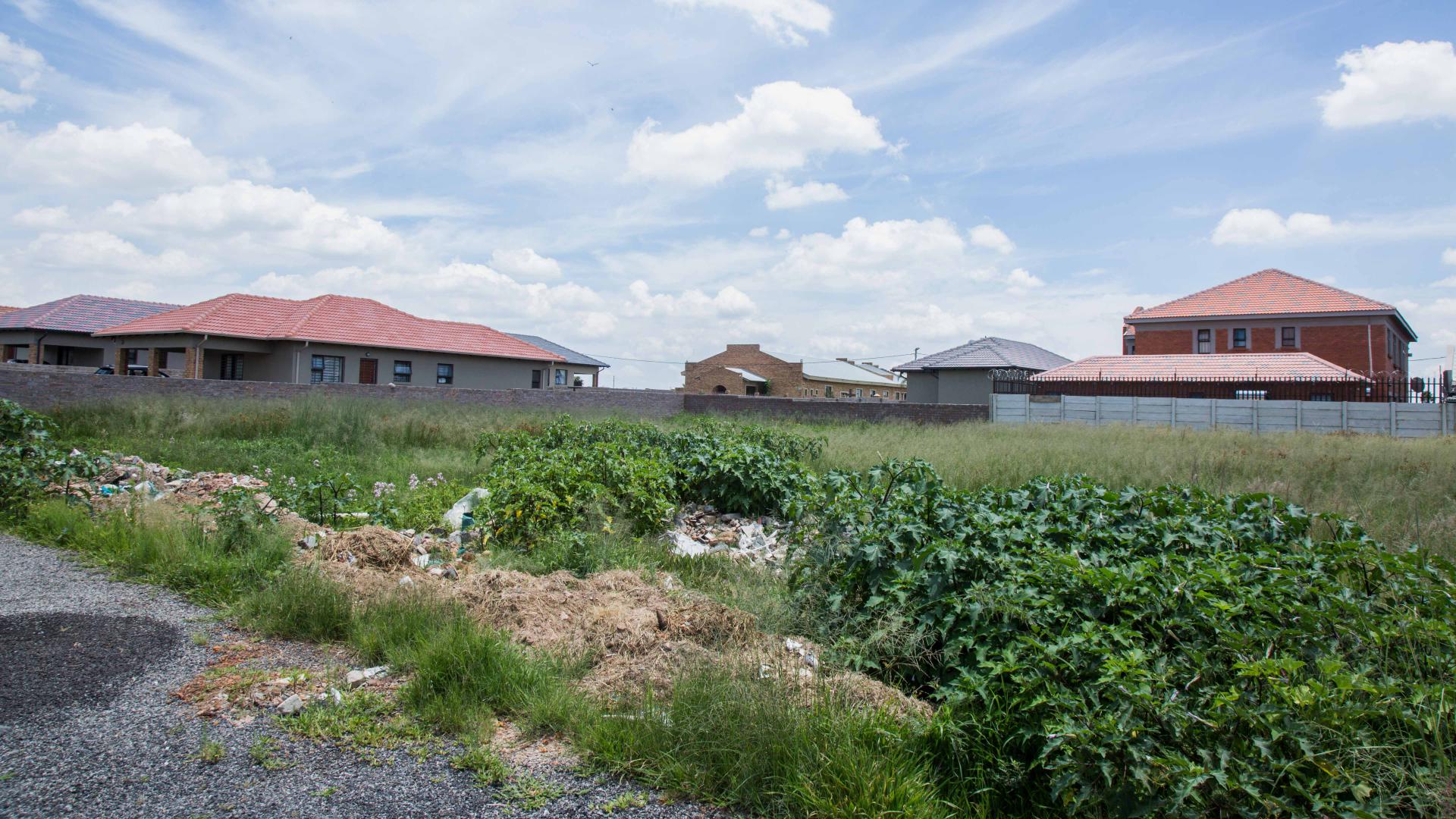 Front View of property in Azaadville Gardens