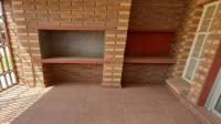 Patio - 9 square meters of property in Waterval East