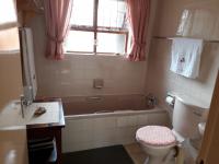 Main Bathroom - 4 square meters of property in St Lucia