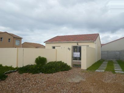 2 Bedroom Simplex for Sale For Sale in Muizenberg   - Home Sell - MR35375