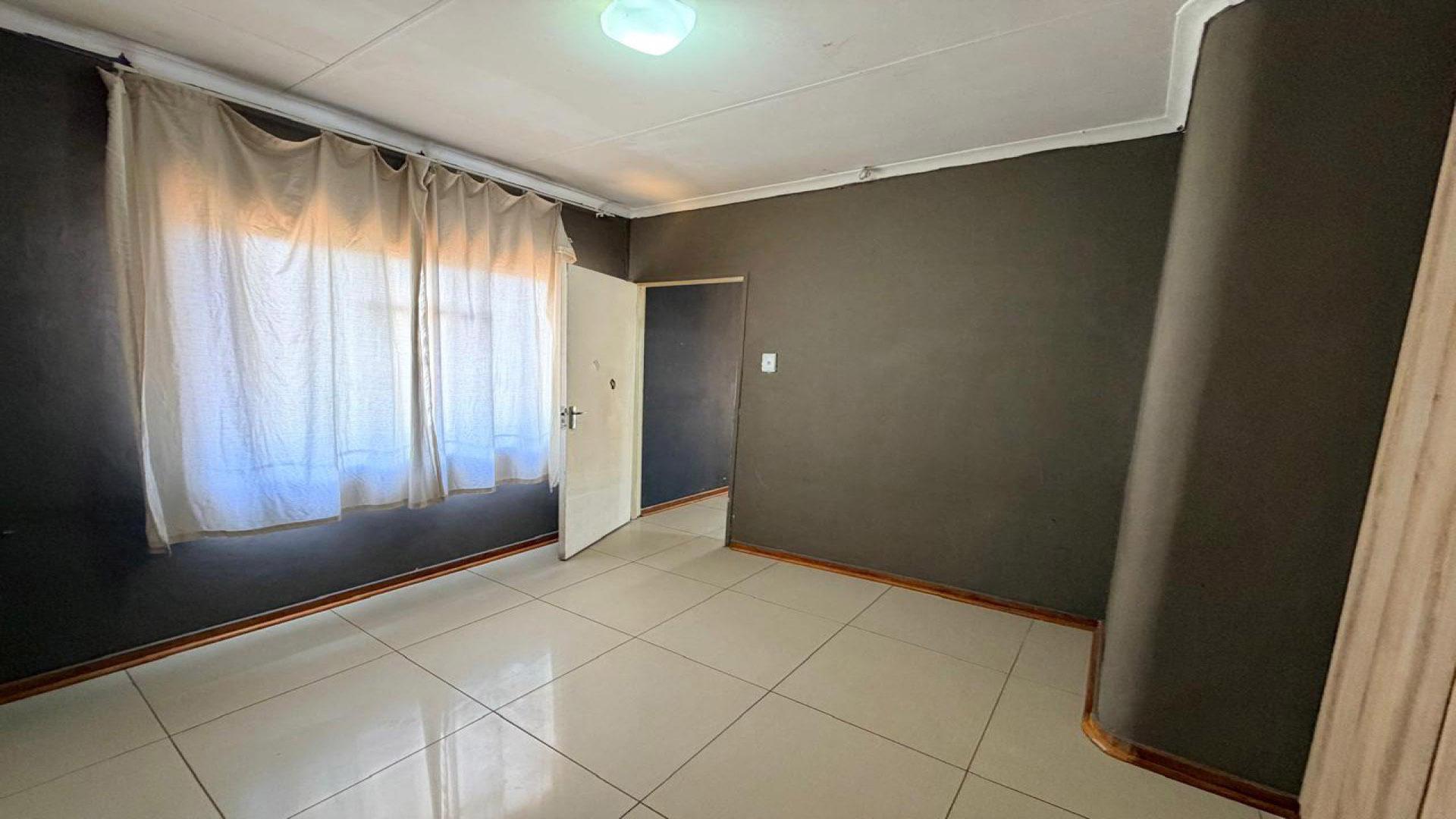 Bed Room 1 of property in Kimberley