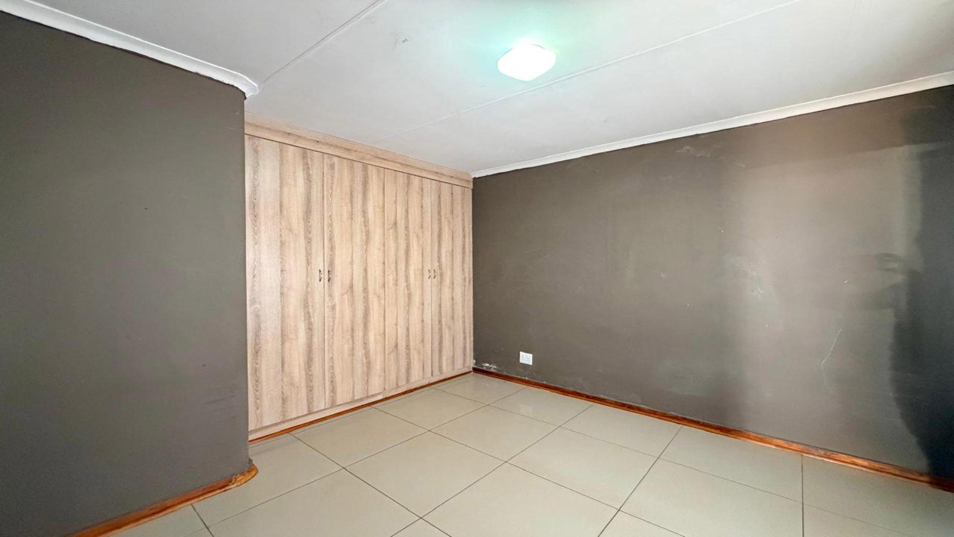 Bed Room 1 of property in Kimberley