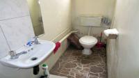 Bathroom 1 - 9 square meters of property in Ocean View - DBN