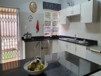 Kitchen - 20 square meters of property in Clarendon