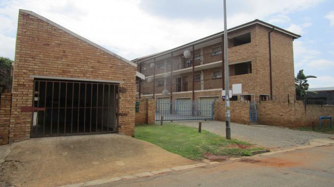 2 Bedroom Apartment for Sale For Sale in Kempton Park - Home Sell - MR354497