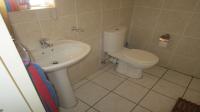 Bathroom 1 - 16 square meters of property in Pomona
