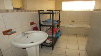 Bathroom 1 - 16 square meters of property in Pomona