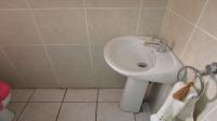 Guest Toilet - 2 square meters of property in Pomona