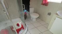 Main Bathroom - 6 square meters of property in Pomona