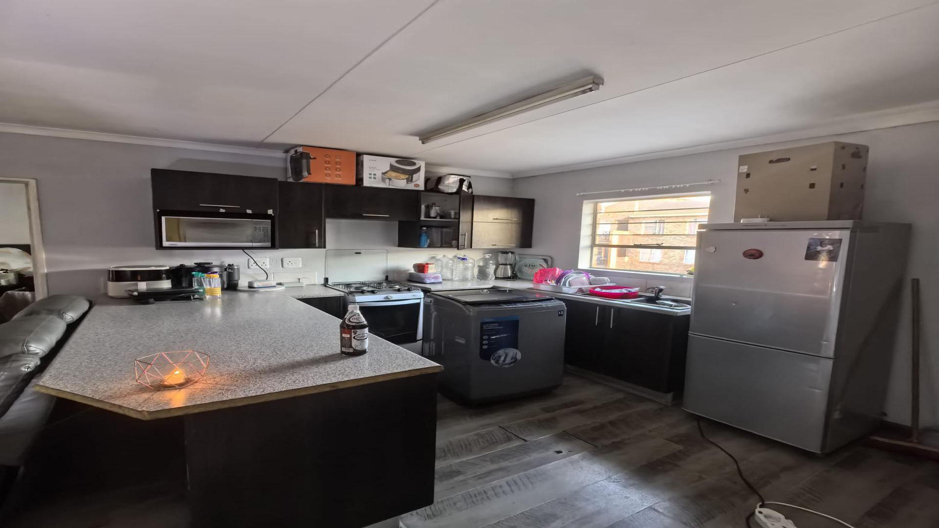 Kitchen of property in Honey Park