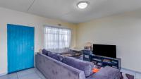 Lounges - 15 square meters of property in Fleurhof