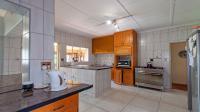 Kitchen - 31 square meters of property in Bredell AH