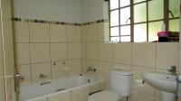 Bathroom 1 - 4 square meters of property in Waterkloof (Rustenburg)
