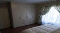 Main Bedroom - 18 square meters of property in Waterkloof (Rustenburg)
