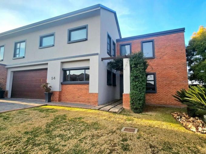 4 Bedroom House for Sale For Sale in Midlands Estate - MR354959