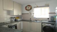 Kitchen - 10 square meters of property in Die Hoewes