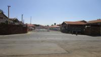 Front View of property in Glen Marais