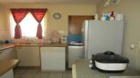 Kitchen - 6 square meters of property in Glenmarais (Glen Marais)