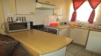 Kitchen - 6 square meters of property in Glenmarais (Glen Marais)