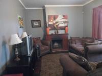 Lounges - 21 square meters of property in Cullinan
