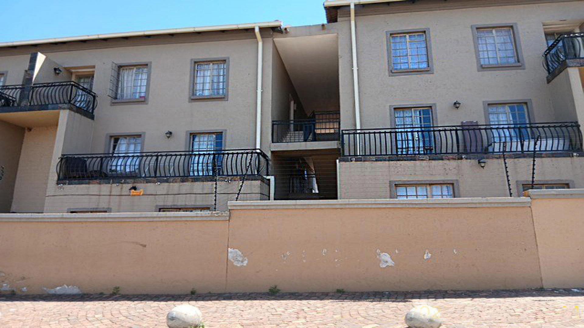 Front View of property in Norkem park