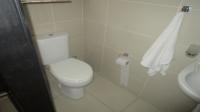 Main Bathroom - 3 square meters of property in Parkrand