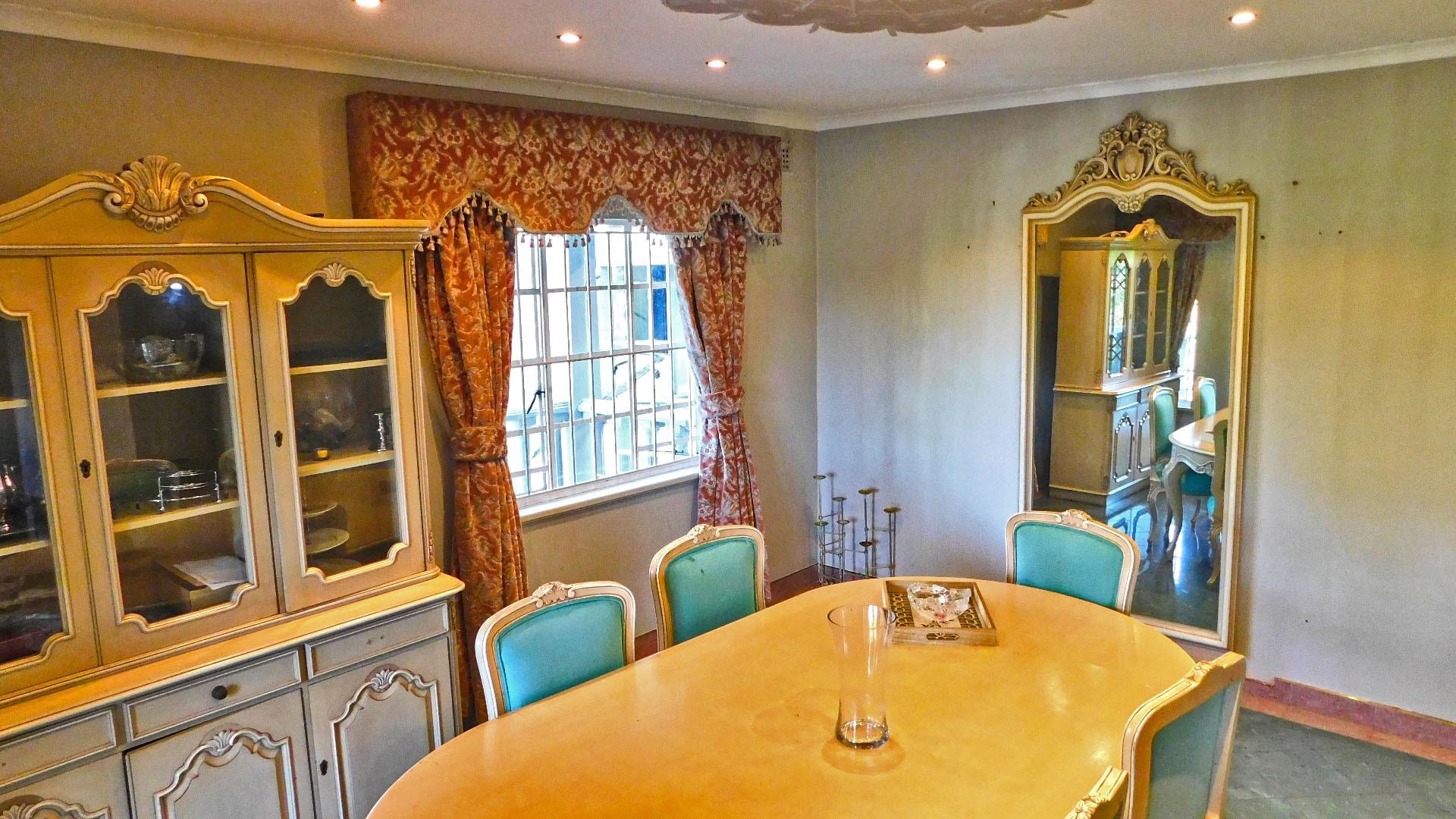 Dining Room - 46 square meters of property in Dawncrest