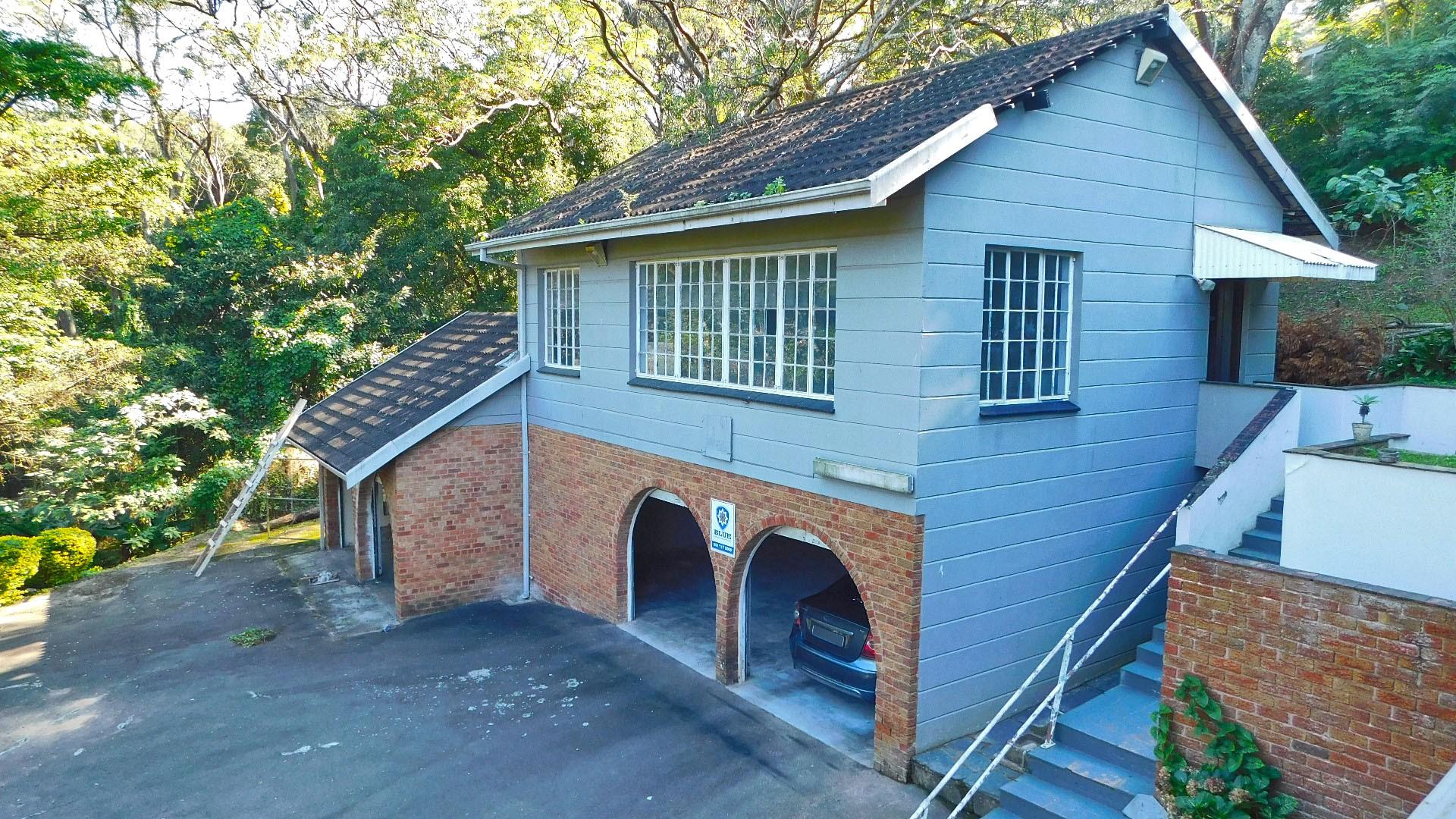 Front View of property in Dawncrest