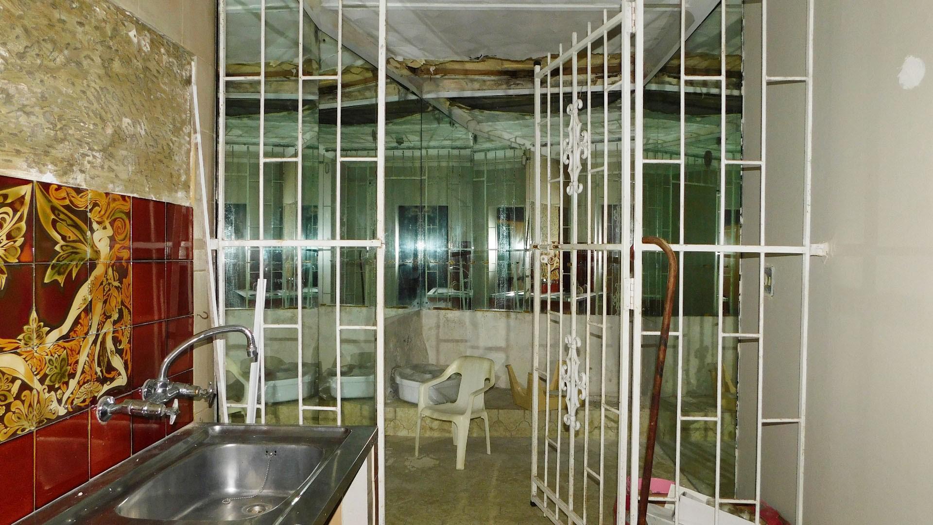 Kitchen - 36 square meters of property in Dawncrest