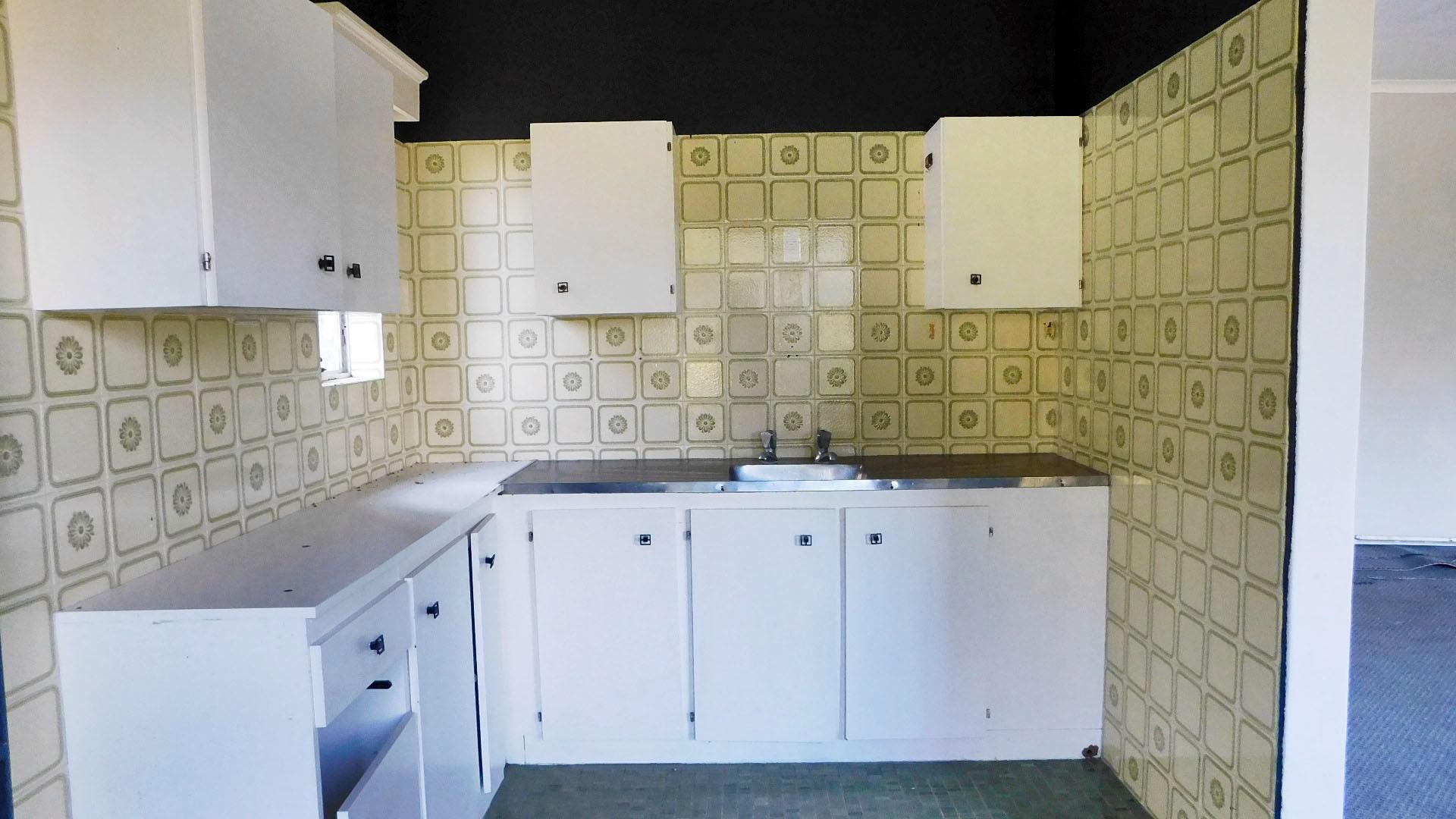 Kitchen - 36 square meters of property in Dawncrest