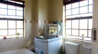 Bathroom 1 - 7 square meters of property in Erand Gardens