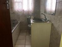Bathroom 2 - 11 square meters of property in Howick