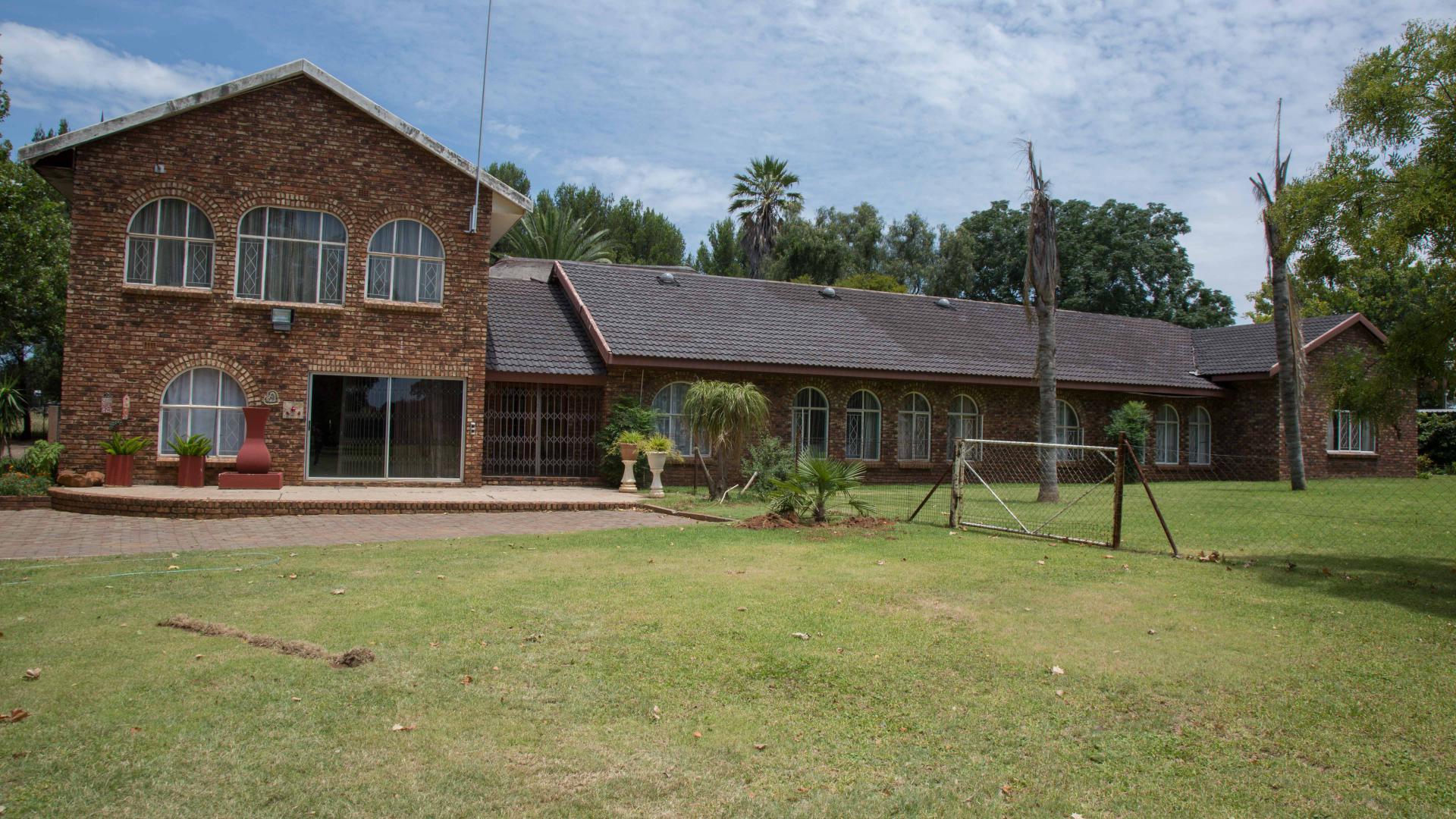 Front View of property in Vanderbijlpark