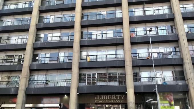 Standard Bank SIE Sale In Execution 1 Bedroom Sectional Title for Sale in Braamfontein - MR356991