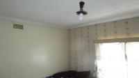 Bed Room 1 - 16 square meters of property in Rewlatch