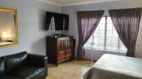 Main Bedroom - 36 square meters of property in Aerorand - MP