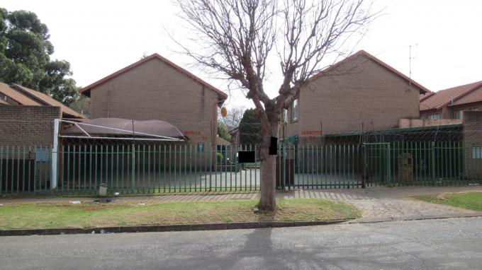 Standard Bank SIE Sale In Execution 3 Bedroom Sectional Title for Sale in Turffontein - MR357518