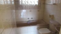 Main Bathroom - 4 square meters of property in Turffontein